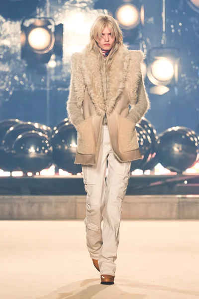 Look 2
